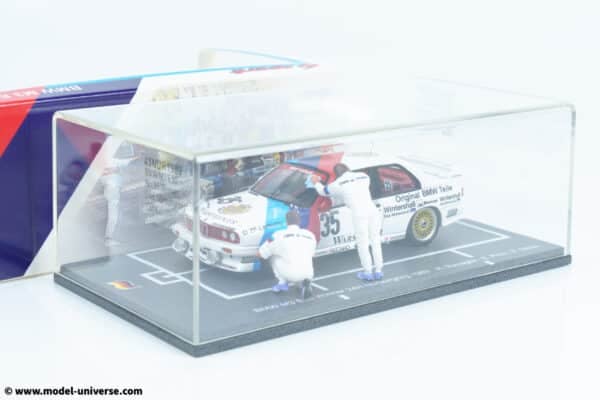 Spark - 1:43 BMW M3 (E30) No.35 Winner 24h Nurburgring 1989 with 2 Mechanic Figures - Resin Model
