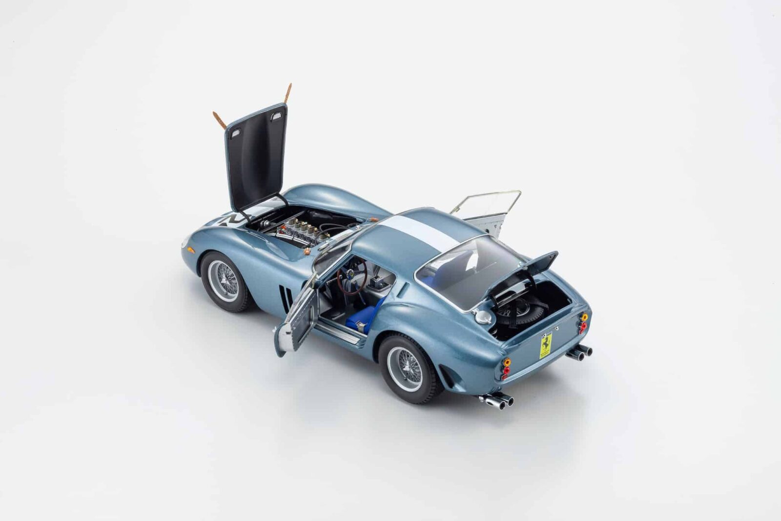 Kyosho 1:18 Ferrari 250 GTO #24 Winner GT3.0 Class 12h Sebring