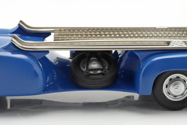 Mercedes-Benz Racing Transporter Blue Wonder with Mercedes-Benz W196 Stirling Moss Winner British GP 1955 - 1:18 Scale by Werk83