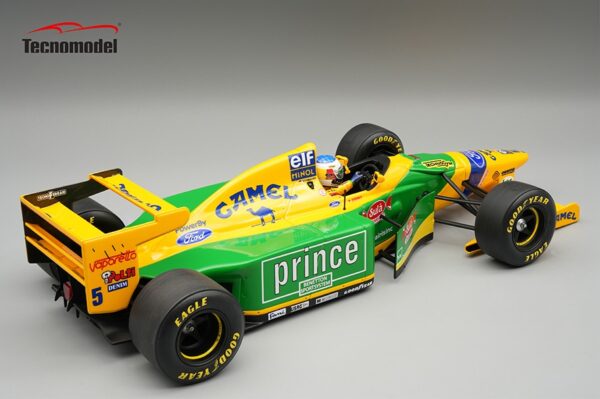 Tecnomodel - 1:18 Benetton B193B Michael Schumacher Hungarian GP 1993 with Driver - Limited Edition Resin Model 3 Tecnomodel - 1:18 Benetton B193B Michael Schumacher Hungarian GP 1993 with Driver - Limited Edition Resin Model