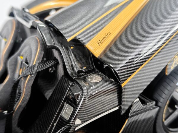 FrontiArt - 1:18 Koenigsegg Agera S Hundra Carbon Gold (Full Openings) - Limited Edition Resin Model 34 FrontiArt - 1:18 Koenigsegg Agera S Hundra Carbon Gold (Full Openings) - Limited Edition Resin Model