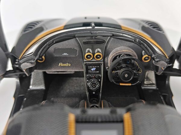 FrontiArt - 1:18 Koenigsegg Agera S Hundra Carbon Gold (Full Openings) - Limited Edition Resin Model 31 FrontiArt - 1:18 Koenigsegg Agera S Hundra Carbon Gold (Full Openings) - Limited Edition Resin Model