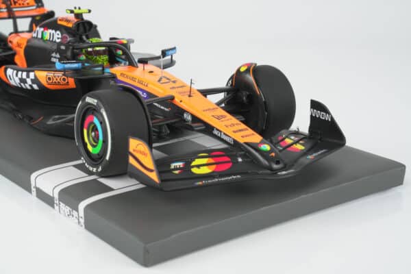 Minichamps 1:18 McLaren MCL39 No.4 Lando Norris Winner Hungarian GP 2025 McLaren 200 GP Wins with Pit Board (537253104) Limited Edition Resin Model 13 Minichamps 1:18 McLaren MCL39 No.4 Lando Norris Winner Hungarian GP 2025 McLaren 200 GP Wins resin model (537253104) - front three-quarter on display base