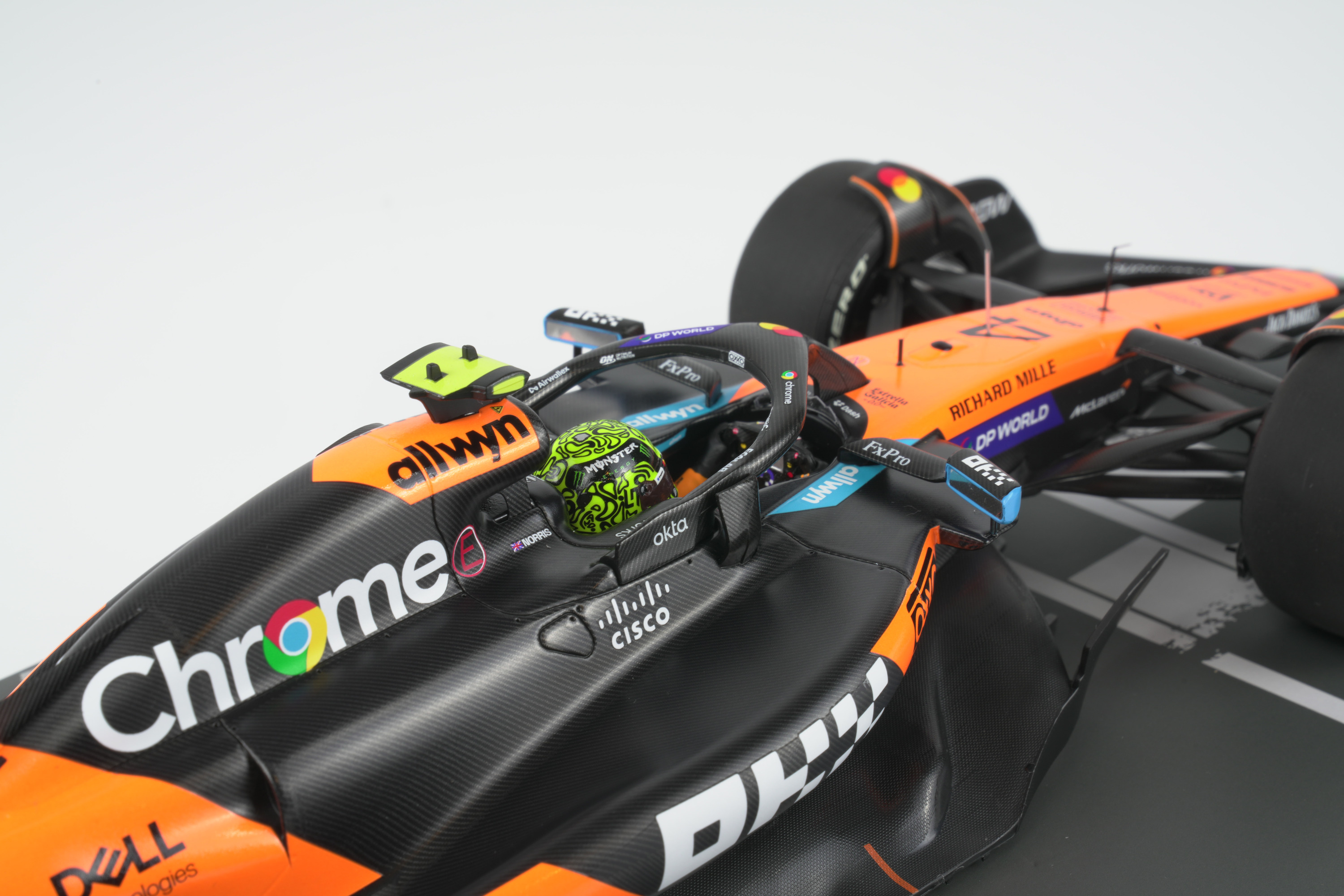Minichamps 1:18 McLaren MCL39 No.4 Lando Norris Winner Hungarian GP 2025 McLaren 200 GP Wins with Pit Board (537253104) Limited Edition Resin Model 6 Minichamps 1:18 McLaren MCL39 No.4 Lando Norris Winner Hungarian GP 2025 McLaren 200 GP Wins resin model (537253104) - cockpit and sidepod detail