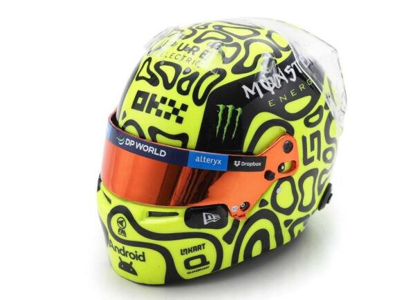 Spark - 1:5 Oscar Piastri 2024 Helmet