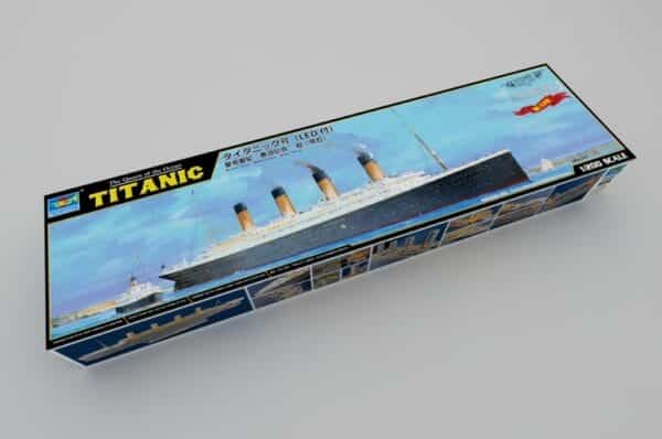 Trumpeter 03719 Titanic with LED lights model kit