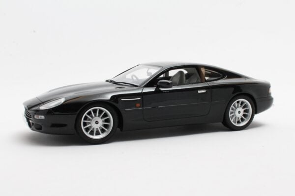 Cult Scale - 1:18 Aston Martin DB7 Coupe Mendip Blue 1993-99 - Limited Edition Resin Model