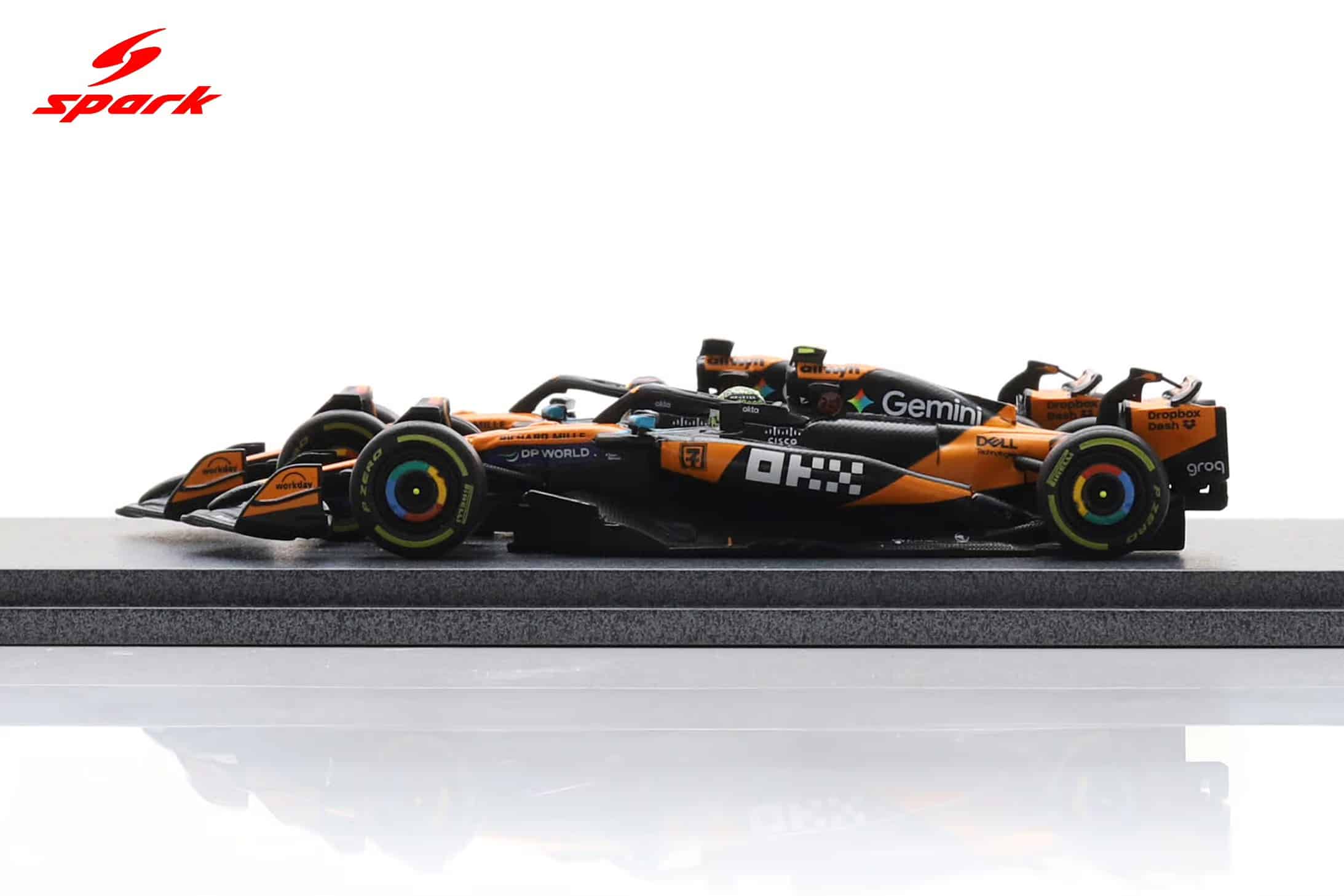 Spark 1:64 McLaren MCL39 No.4 & 81 Formula 1 Constructors' Champion 2025 Lando Norris, Oscar Piastri 2-Car Set with Display Base (64S084) Resin Model 3 Spark 1:64 McLaren MCL39 No.4 & 81 Formula 1 Constructors' Champion 2025 Lando Norris, Oscar Piastri 2-Car Set with Display Base (64S084) Resin Model - Image 3