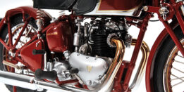 Minichamps 122133700 Triumph Speed Twin 1939 Red Motorcycle 1:12 scale diecast model