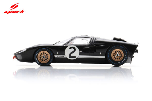 Spark 1:43 Ford Mk II No.2 Winner 24H Le Mans 1966 B. McLaren - C. Amon (43LM66) Resin Model 12 Spark 1:43 Ford Mk II No.2 Winner 24H Le Mans 1966 B. McLaren - C. Amon (43LM66) Resin Model