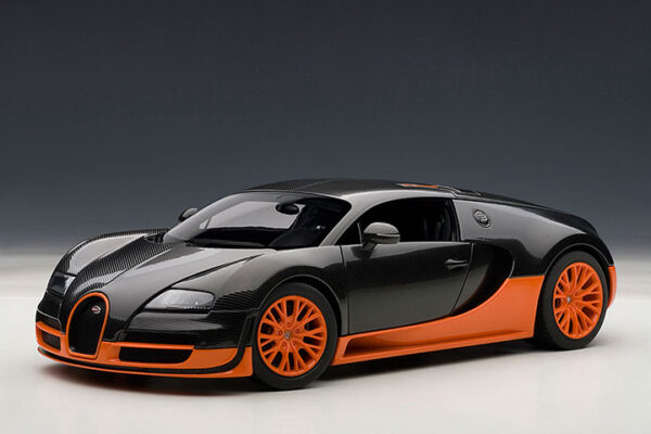 AUTOart 1:18 Bugatti Veyron Super Sport (Carbon Black/Orange Side Skirts) (70936)