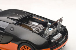 AUTOart 1:18 Bugatti Veyron Super Sport (Carbon Black/Orange Side Skirts) (70936)