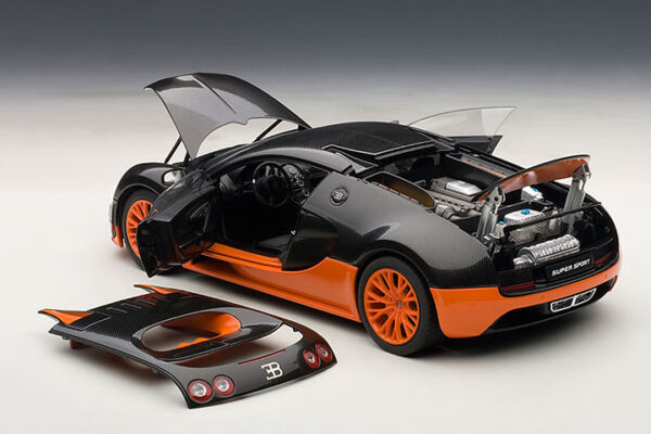 AUTOart 1:18 Bugatti Veyron Super Sport (Carbon Black/Orange Side Skirts) (70936)