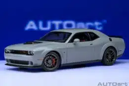 AUTOart - 1:18 ダッジ・チャレンジャーR/T SCATパック シェイカー・ワイドボディ 2022