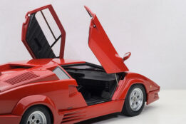 AUTOart 1:18 Lamborghini Countach 25th Anniversary Edition Red (74534)