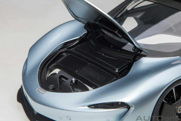 AUTOart - 1:18 McLaren Speedtail Frozen Blue 2020