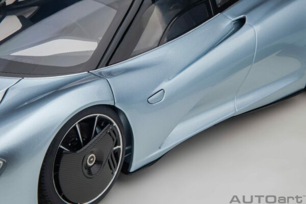 AUTOart - 1:18 McLaren Speedtail Frozen Blue 2020