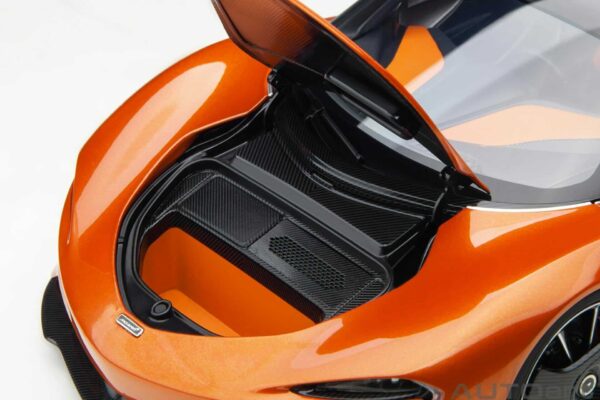 AUTOart - 1:18 McLaren Speedtail Volcano Orange 2020