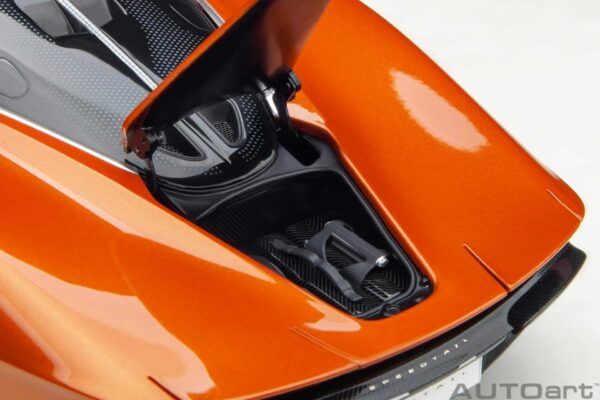 AUTOart - 1:18 McLaren Speedtail Volcano Orange 2020