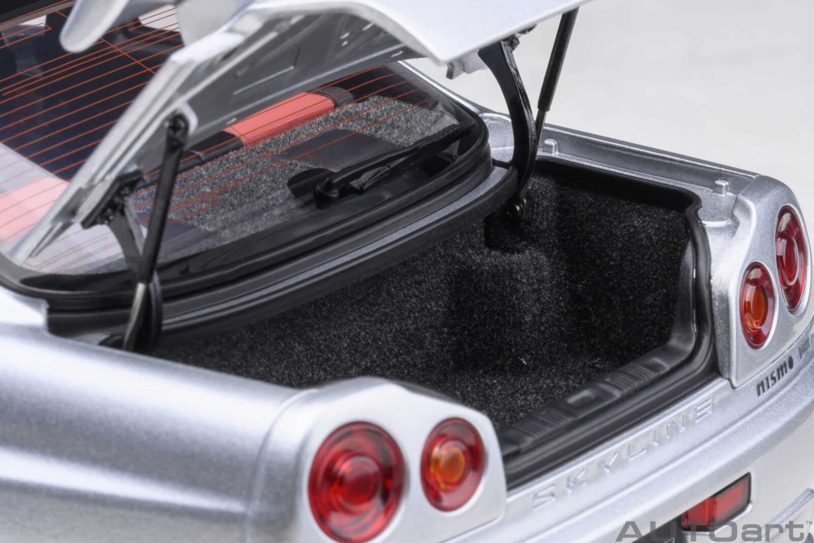 AUTOart - 1:18 Nissan Skyline GT-R (R34) Nismo Z-tune (Z-tune Silver)