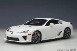 AUTOart - 1:18 Lexus LFA (самый белый)