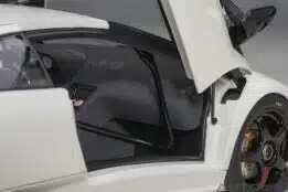 AUTOart - 1:18 Lamborghini Diablo SV R 1996 Impact White