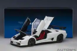 AUTOart - 1:18 Lamborghini Diablo SV R 1996 Impact White