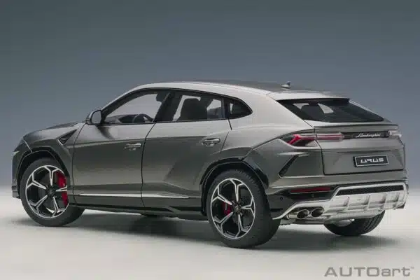 AUTOart - 1:18 Lamborghini Urus (Grigio Titans)