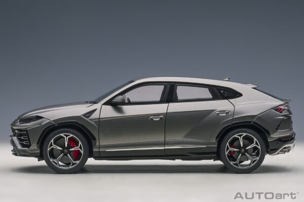 AUTOart - 1:18 Lamborghini Urus (Grigio Titans)