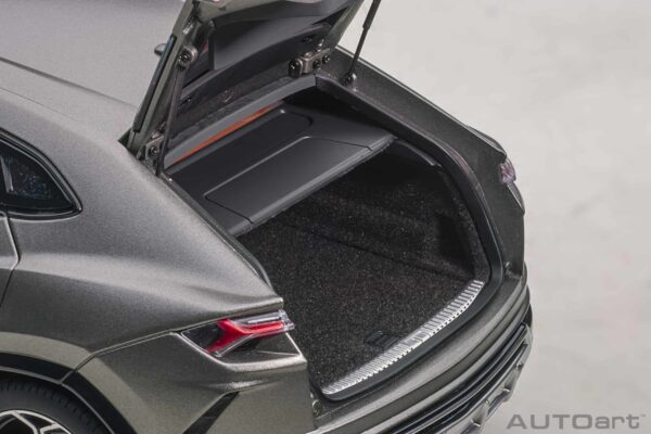 AUTOart - 1:18 Lamborghini Urus (Grigio Titans)