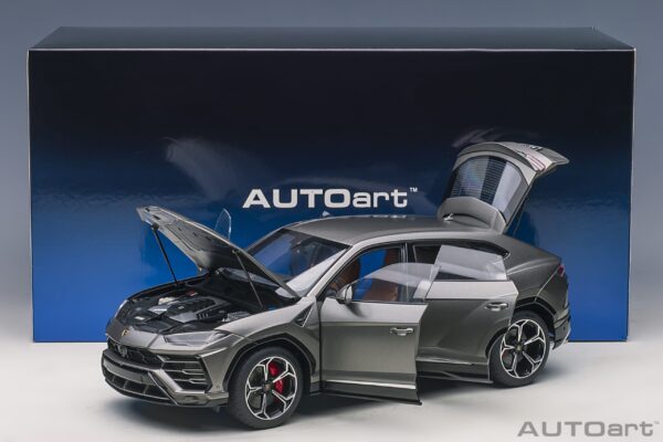 AUTOart - 1:18 Lamborghini Urus (Grigio Titans)