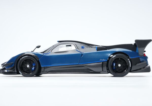 BBR 1:18 Pagani Zonda Revolucion (850625021DIE) Limited Edition Diecast Model (Special Pack) 6 BBR 1:18 Pagani Zonda Revolucion (850625021DIE) Limited Edition Diecast Model (Special Pack)