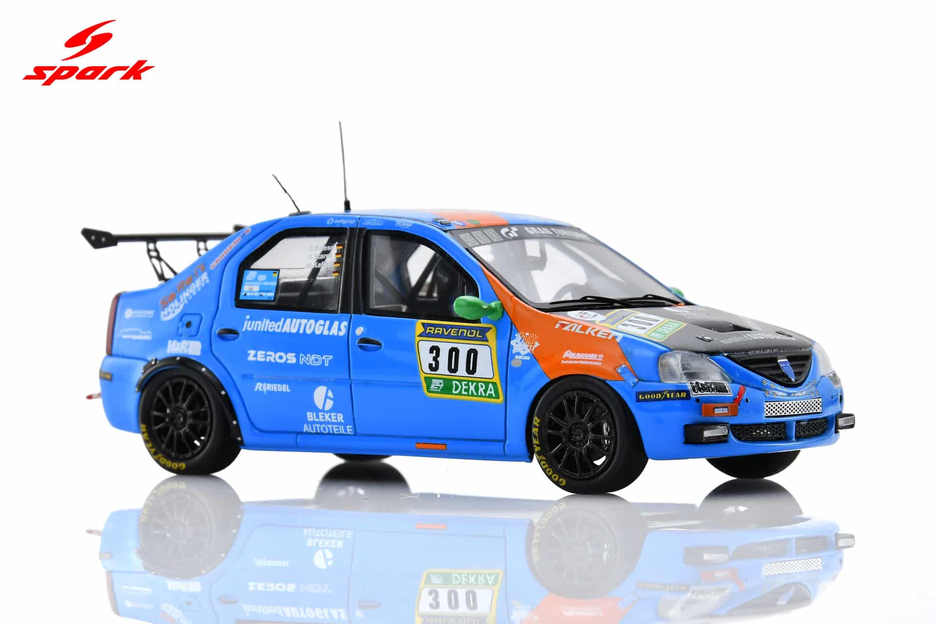 Spark - 1:43 Dacia Logan No.300 Ollis Garage Racing 24h Nurburgring 2025 - O.Kriese, G.Starck, M.Kaffka - Limited Edition Resin Model 8 Spark 1:43 Dacia Logan No.300 Ollis Garage Racing 24H Nürburgring 2025 O. Kriese - G. Starck - M. Kaffka Limited 300 (SG1017) Resin Model
