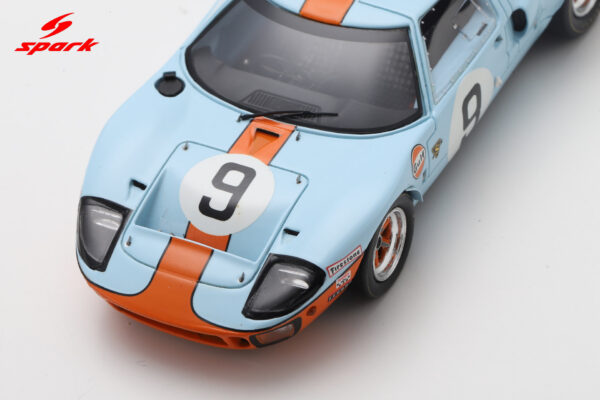 Spark 1:43 Ford GT 40 No.9 Winner 24H Le Mans 1968 P. Rodríguez - L. Bianchi (43LM68) Resin Model 19 Spark 1:43 Ford GT 40 No.9 Winner 24H Le Mans 1968 P. Rodríguez - L. Bianchi (43LM68) Resin Model