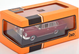 Ixo 1:43 Mercedes 220 SE W111 Diecast Model Car CLC357