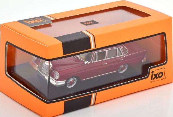 Ixo 1:43 Mercedes 220 SE W111 Diecast Model Car CLC357