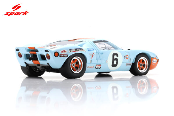 Spark 1:43 Ford GT 40 No.6 Winner 24H Le Mans 1969 J. Ickx - J. Oliver (43LM69) Resin Model 17 Spark 1:43 Ford GT 40 No.6 Winner 24H Le Mans 1969 J. Ickx - J. Oliver (43LM69) Resin Model