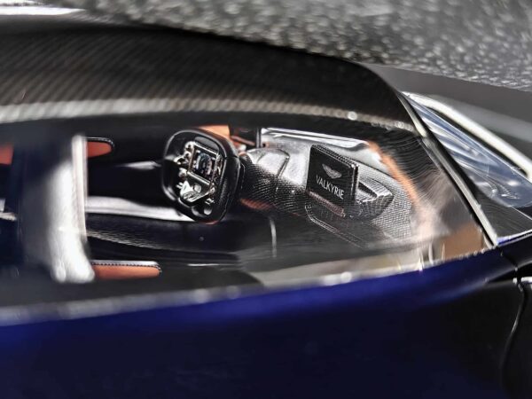 FrontiArt - 1:18 Aston Martin Valkyrie Sabiro Blue Union Jack - Limited Edition Resin Model 23 FrontiArt - 1:18 Aston Martin Valkyrie Sabiro Blue Union Jack - Limited Edition Resin Model