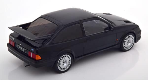 Ixo - 1:18 Ford Sierra RS Cosworth Black (1988)
