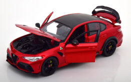 Bburago - 1:18 Alfa Romeo Giulia GTAm 2020 Red