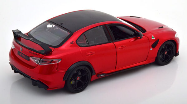 Bburago - 1:18 Alfa Romeo Giulia GTAm 2020 Red