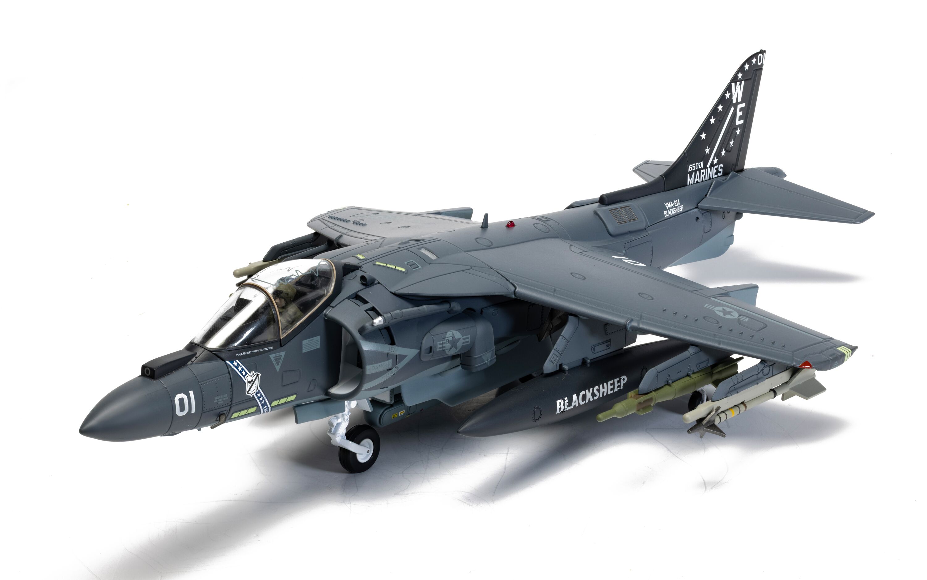 Corgi 1:48 McDonnell Douglas AV-8B Harrier II Plus 165001/01 VMA-214 "Black Sheep" (AA29303) Limited Edition Diecast Model 6 Corgi 1:48 McDonnell Douglas AV-8B Harrier II Plus 165001/01 VMA-214 "Black Sheep" (AA29303) Limited Edition Diecast Model - Image 6
