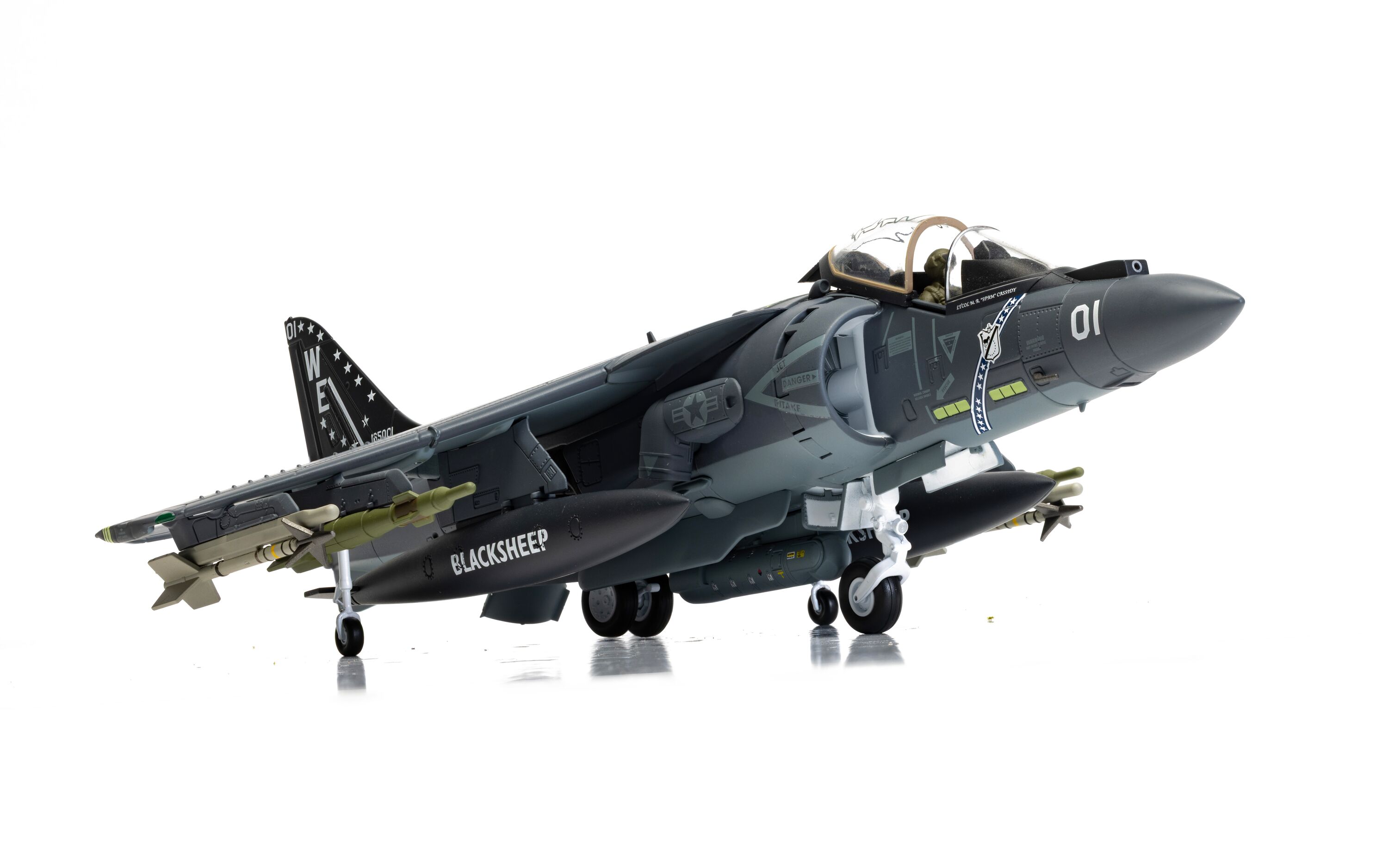 Corgi 1:48 McDonnell Douglas AV-8B Harrier II Plus 165001/01 VMA-214 "Black Sheep" (AA29303) Limited Edition Diecast Model 8 Corgi 1:48 McDonnell Douglas AV-8B Harrier II Plus 165001/01 VMA-214 "Black Sheep" (AA29303) Limited Edition Diecast Model - Image 8