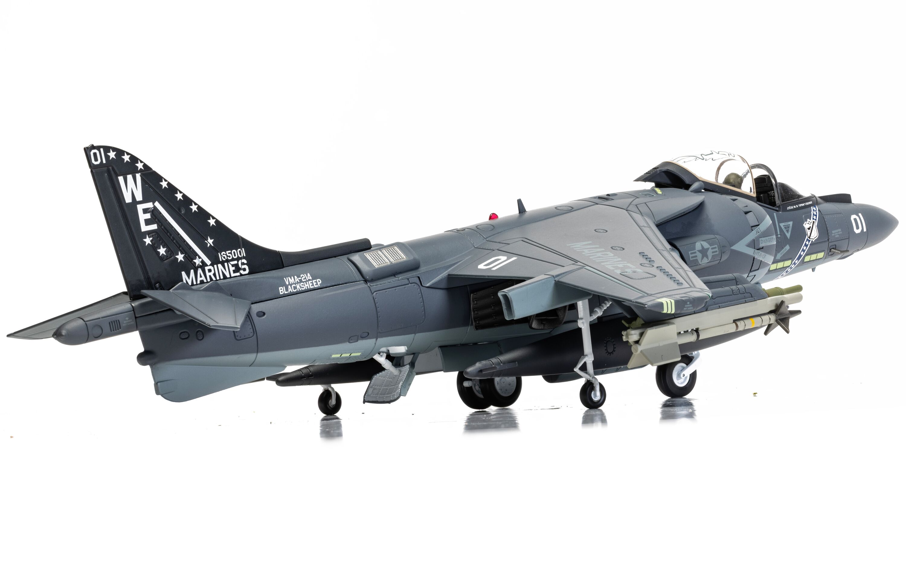 Corgi 1:48 McDonnell Douglas AV-8B Harrier II Plus 165001/01 VMA-214 "Black Sheep" (AA29303) Limited Edition Diecast Model 9 Corgi 1:48 McDonnell Douglas AV-8B Harrier II Plus 165001/01 VMA-214 "Black Sheep" (AA29303) Limited Edition Diecast Model - Image 9