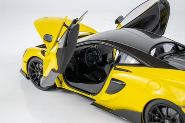 AUTOart 1:18 McLaren 600LT Sicilian Yellow (76082) Composite Model 14 AUTOart 1:18 McLaren 600LT Sicilian Yellow (76082) Composite Model