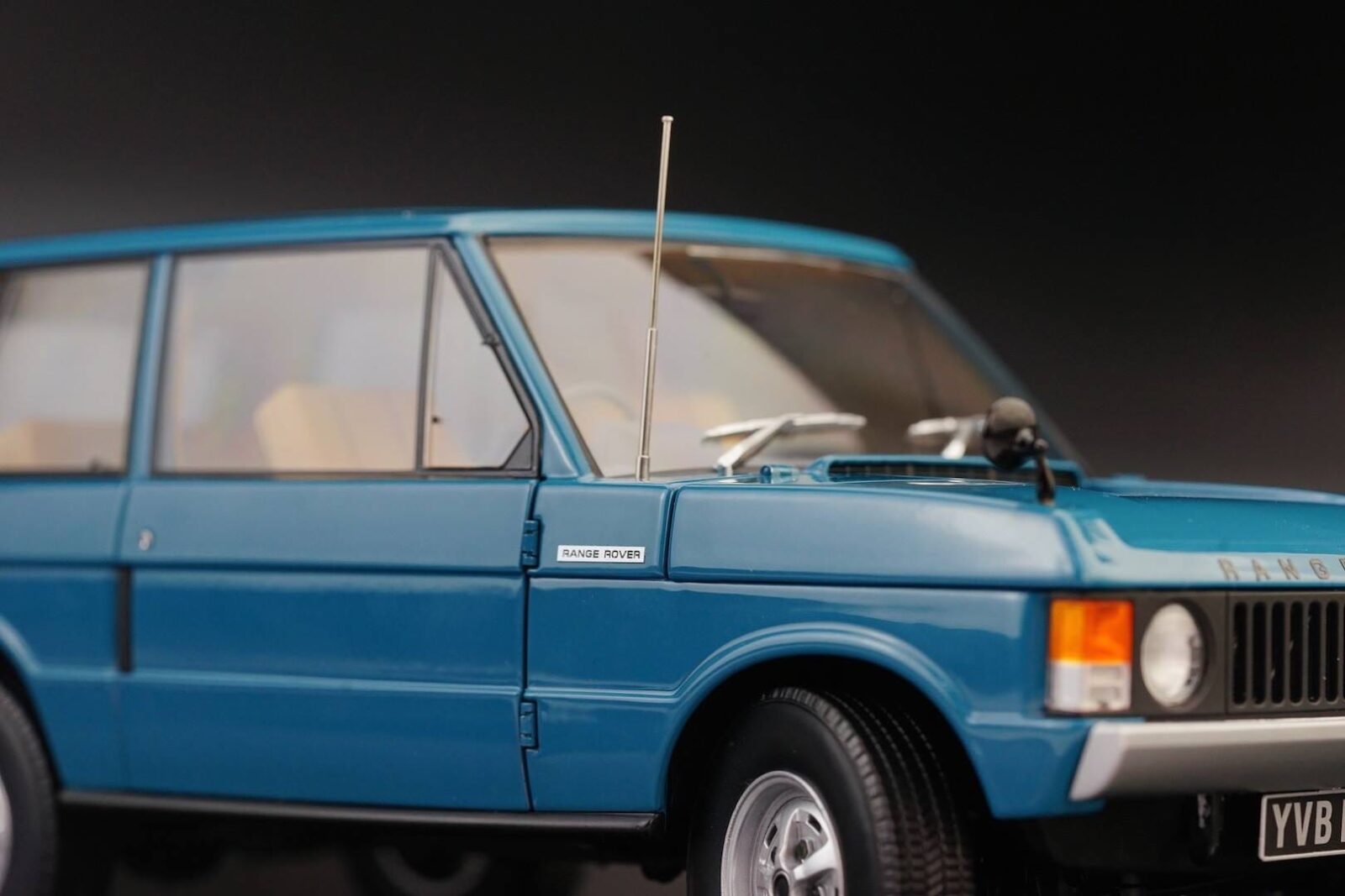 Almost Real - 1:18 Range Rover 1970 Tuscan Blue