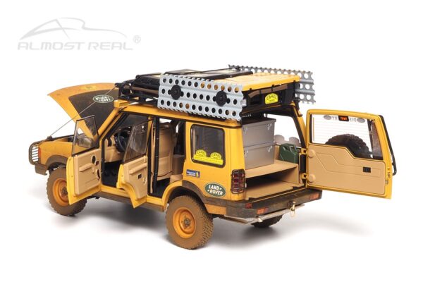 Almost Real 810411 Land Rover Discovery Dirty Version Camel Trophy 1996 Kalimantan Diecast Model