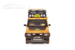 Almost Real 810411 Land Rover Discovery Dirty Version Camel Trophy 1996 Kalimantan Diecast Model