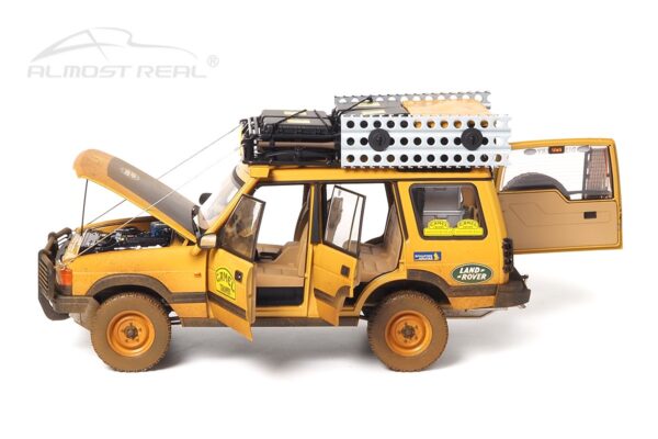 Almost Real 810411 Land Rover Discovery Dirty Version Camel Trophy 1996 Kalimantan Diecast Model