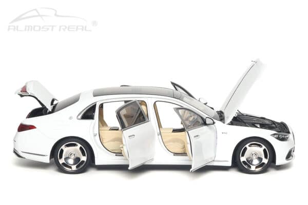 1:18 Mercedes Maybach S-Class 2021 Diamond White - Limited Edition Diecast Model - Almost Real